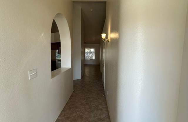 Beautiful 3 Bedroom 2 Bathroom Home In SE Visalia! Gallery 3