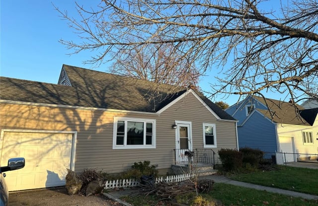 11 Lexington Avenue - 11 Lexington Avenue, Bethpage, NY 11714