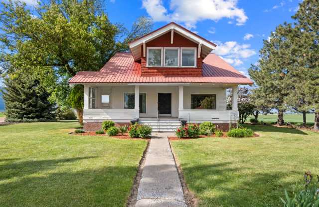 Beautiful craftsman style farmhouse outside Island City with inspiring views of the Grande Ronde Valley photos photos Beautiful craftsman style farmhouse outside Island City with inspiring views of the Grande Ronde Valley photos photos