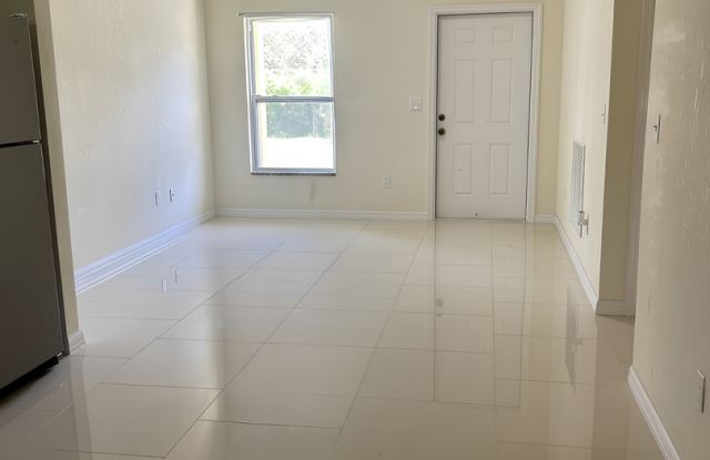 2/2 Single Family Home Available – Cozy, Peaceful Living in Lake Placid Gallery 4