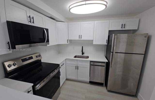 8101 Crespi Blvd photos photos