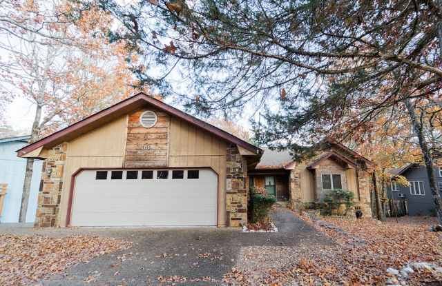 Beautiful 4 bedroom, 3 bathroom home on the East End of Hot Springs Village. Pets are considered case by case and it has been recently updated throughout! Call 501-922-9997 today to set up a showing! photos photos