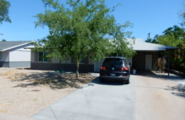 830 E ECHO Lane - 830 East Echo Lane, Phoenix, AZ 85020