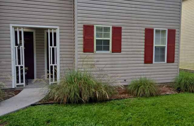 2 Bed 1.5 Townhome for Rent Gallery 1