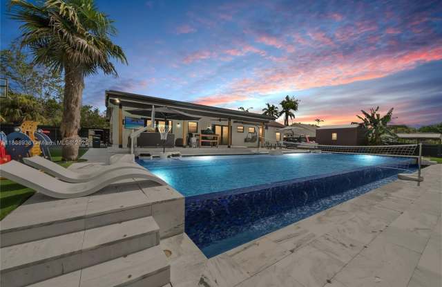 8840 SW 181st Ter photos photos