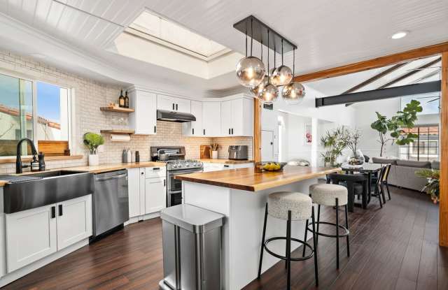Luxury 2 Bedroom 3 Bathroom Townhouse in La Costa! - 2322 La Costa Avenue, Carlsbad, CA 92009