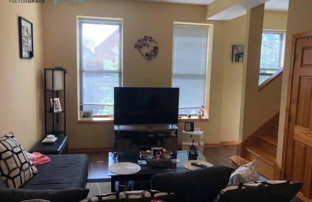 1443 N Bosworth photos photos