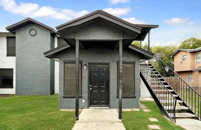 7569 WINDSOR OAKS photos photos