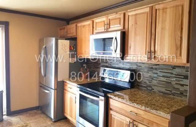 1075 Emery Street West photos photos