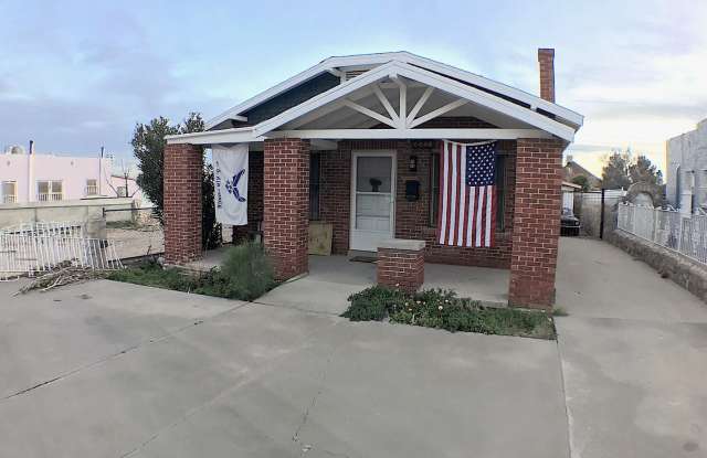 Central El Paso 2 bed REFRIG A/C with Mountain Views! photos photos