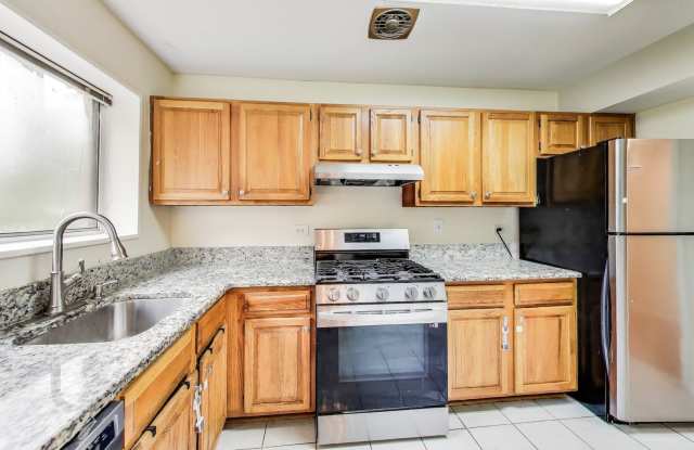 Spacious 2 + 2 Parkside Condo with All Utilities Included - 10613 Montrose Avenue, North Bethesda, MD 20814