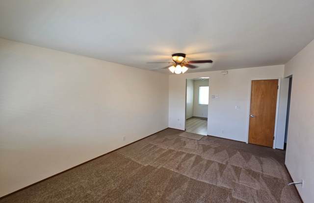 RETIREMENT COMMUNITY 62+ ONLY: 1 Bed/1 Bath "Special Treat" - San Leandro Gallery 3