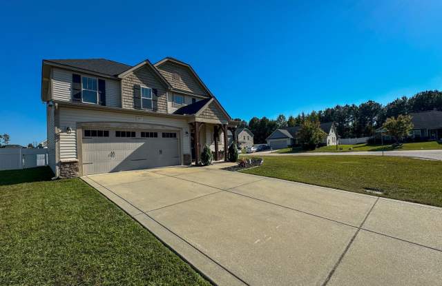 Beautifully Maintained 3 Bed 2.5 Bath Home in West Gate Gallery 4