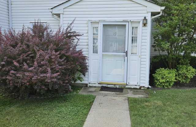19 S Pointe Circle - 19 South Pointe Circle, Tinton Falls, NJ 07753