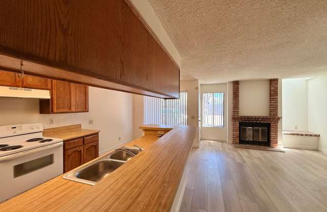 Spacious 2bd/2ba Home Nestled between North Park and Mission Valley Gallery 4