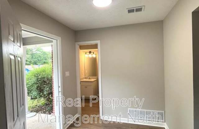 5843 Summerglen Ln Gallery 3