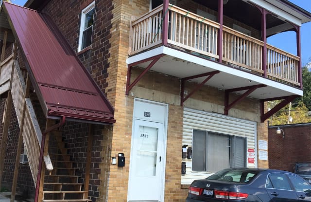 126 1/2 W Union St - 126 1/2 W Union St, Athens, OH 45701