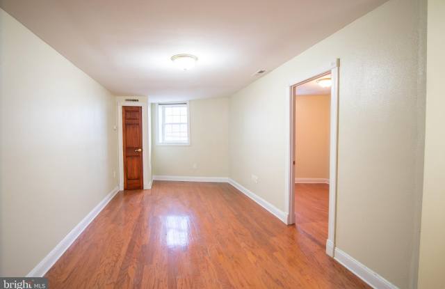 1124 E PASSYUNK Avenue Gallery 2