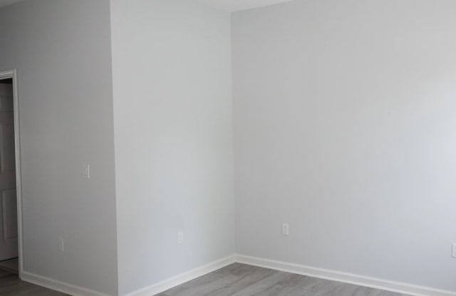 2111 Owens Street - 1 Gallery 3