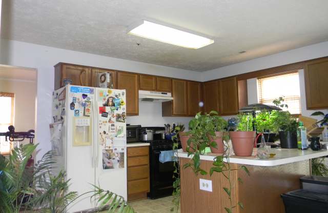 5112 GARIBALDI PLACE Gallery 4