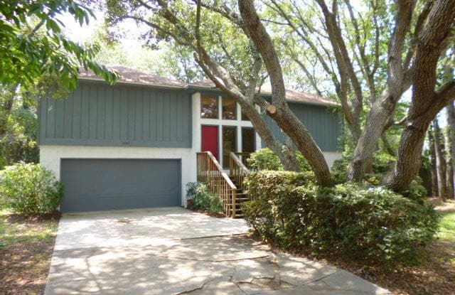 1108 HAMLET LN E - 1108 Hamlet Lane East, Neptune Beach, FL 32266