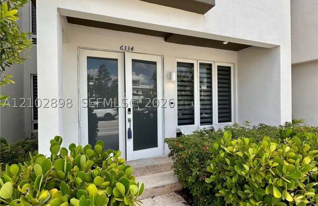 6334 NW 104th Path Gallery 2