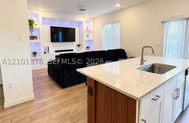 831 SE 16th Ct Gallery 3