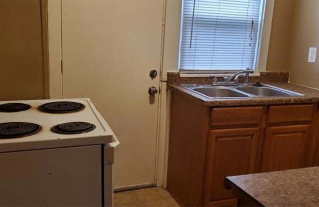 2741 Askew Avenue Gallery 4