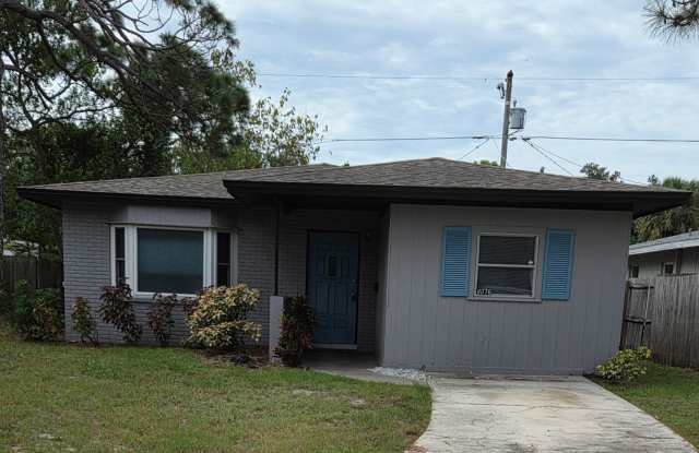 THREE BEDROOM HOME IN JUNGLE TERRACE NEIGHBORHOOD Gallery 1
