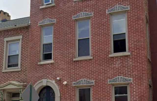 218 N 6th St - 3 photos photos