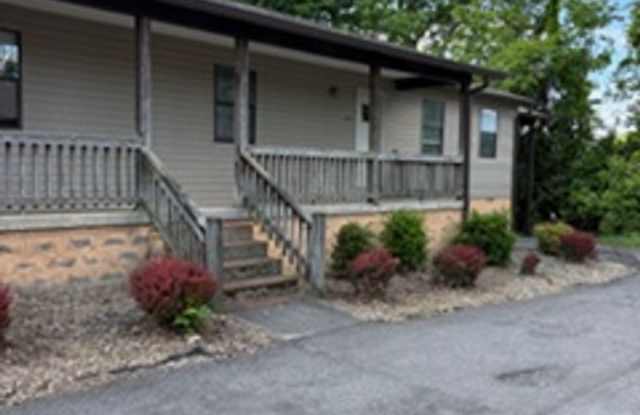 2 Bedroom Condo Close to I-140 ( Pellissippi Parkway) Alcoa City services photos photos