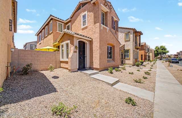 1944 N 77TH Glen Gallery 3