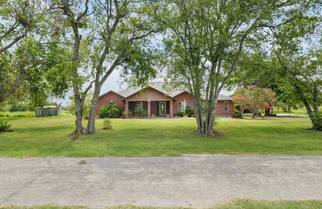 135 County Road 4519 - 135 County Road 4519, Medina County, TX 78861
