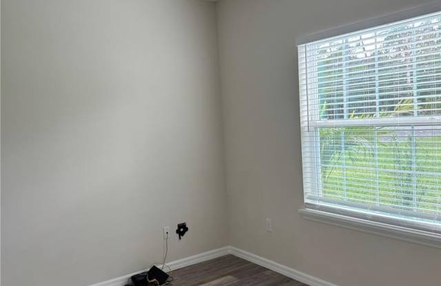 41346 PERSIMMON Street Gallery 2
