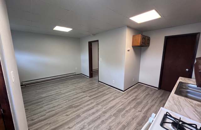 4350 Sheffield Avenue - 2 Gallery 3