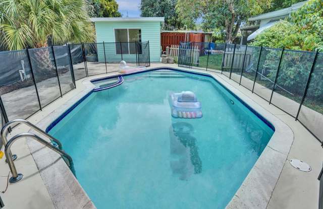 2442 Garfield Street unit: 4 photos photos