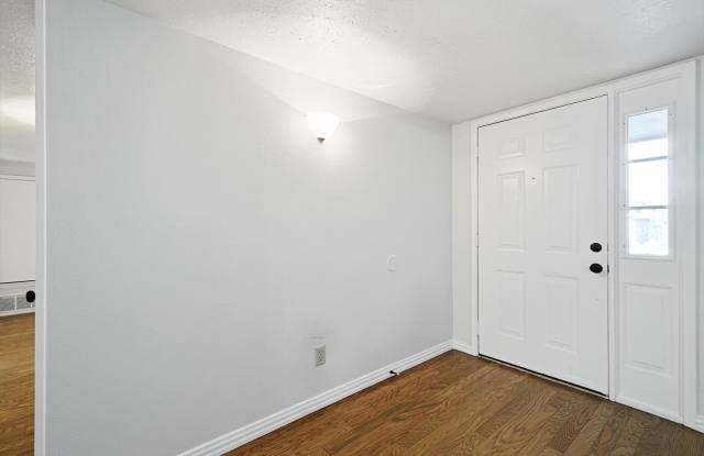 2825 Windsor Drive Gallery 3