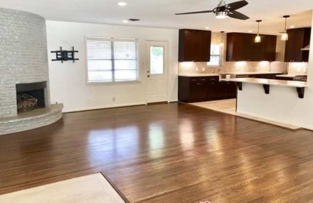 4015 Peppermill Road Gallery 2