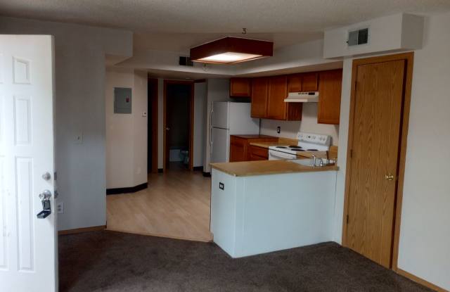 Dearborn 2 bed 1 bath, Great location off Miss. and Sable near I-225 and Aurora Mall photos photos