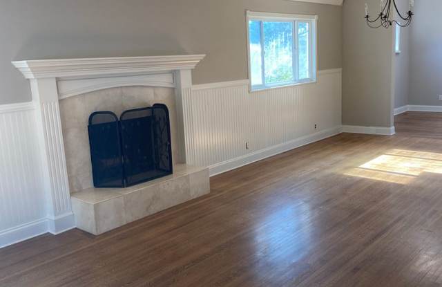 Beautiful Home in the Ventura Foothills Gallery 4