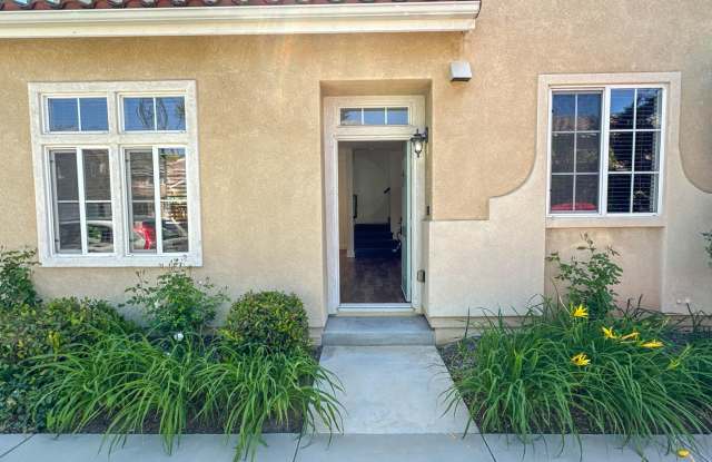 3 Bedroom Home for Rent in Valencia! Gallery 3