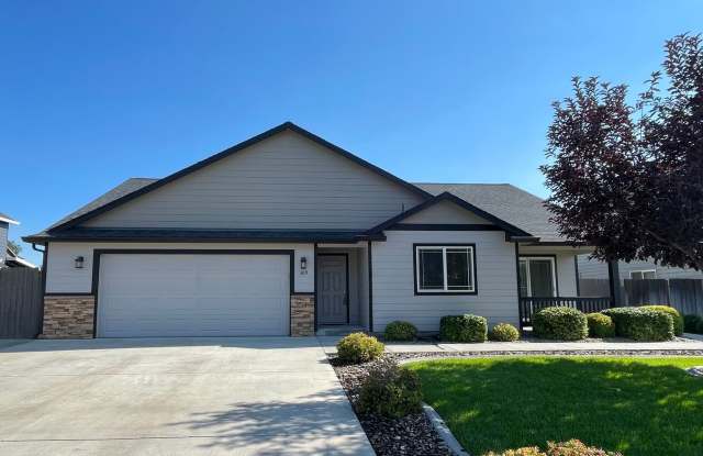 Single Story Home in Quiet Family Friendly Neighborhood Gallery 3