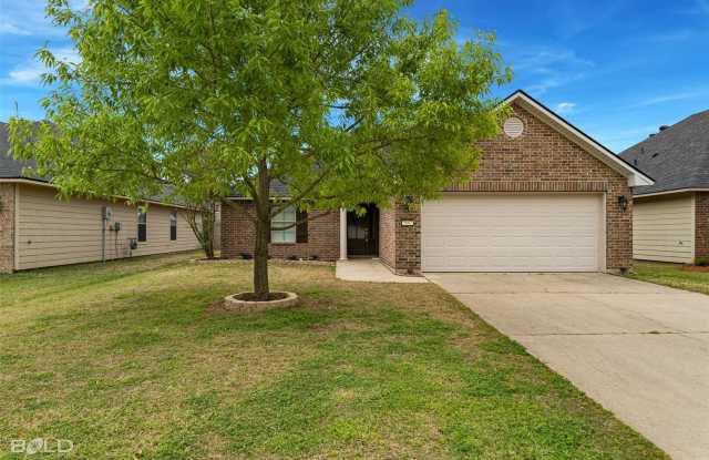 LEGACY BEAUTY.. Close to Barksdale Air Force Base.. - 3607 Amite River Drive, Bossier County, LA 71111