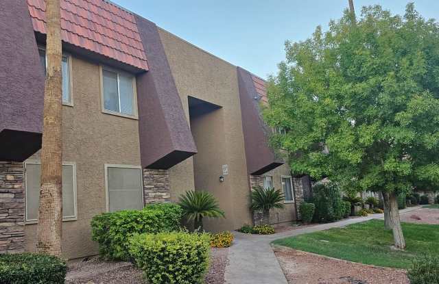 Beautiful 2 bedroom condo for Rent Gallery 1