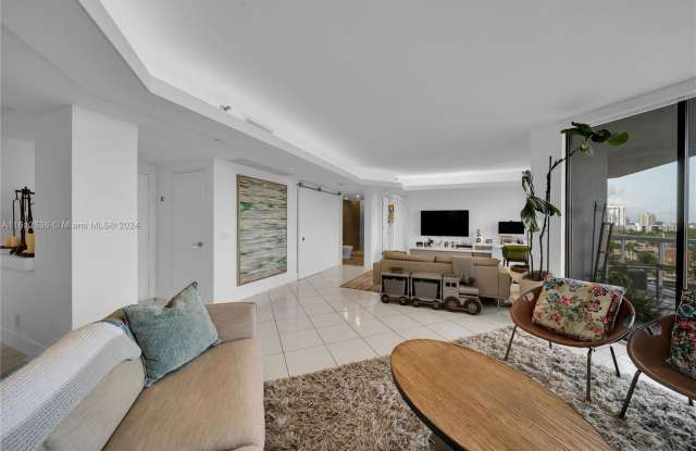 3610 Yacht Club Drive Gallery 4