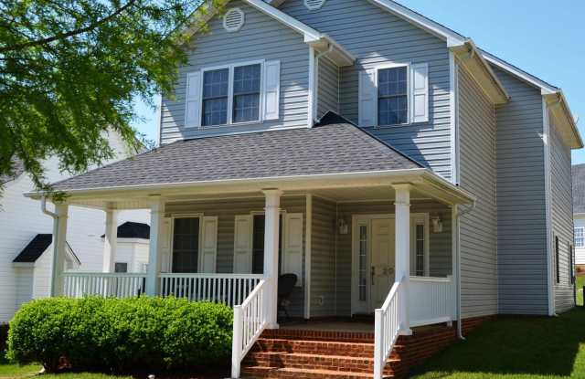 3 Bedroom Home in Wyndhurst - 204 Wyndhurst Drive, Lynchburg, VA 24502