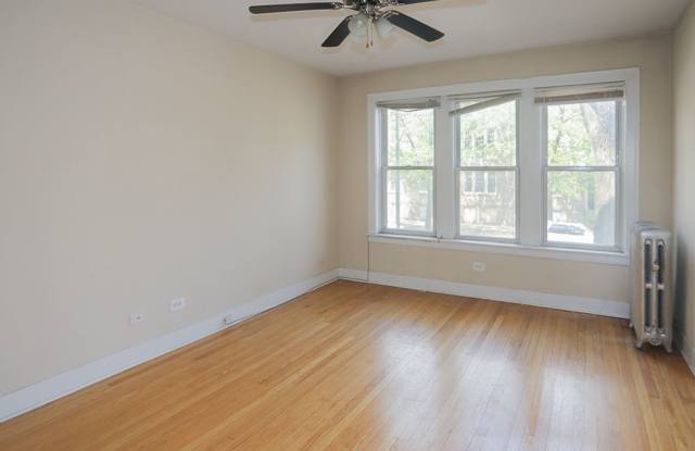 1919-31 W Winona Gallery 2