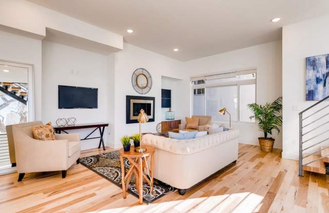 2260 W. Powers Ave. photos photos