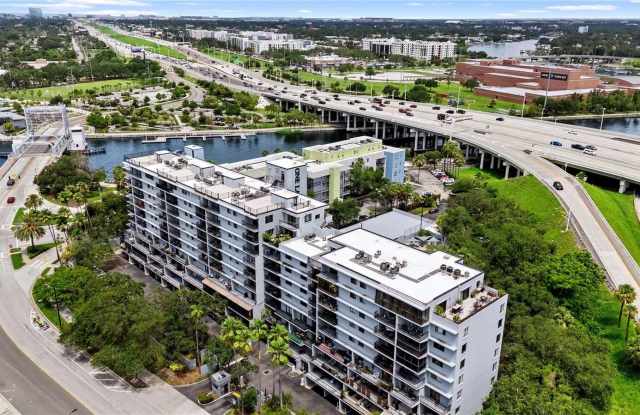 201 W LAUREL STREET photos photos