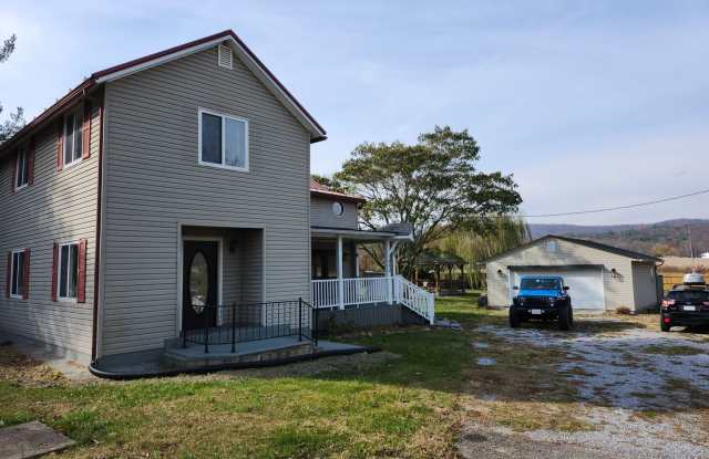 Large 4 BR, 2 Bath Country Home and Workshop - 7842 Community Center Road, Rockingham County, VA 22812